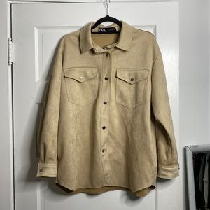 Zara suede jacket size med, missing too button. Doesn’t effect overall look!